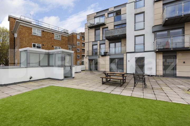 			1 Bedroom, 1 bath, 1 reception Apartment			 Mintern Street, Old Street / Shoreditch Park